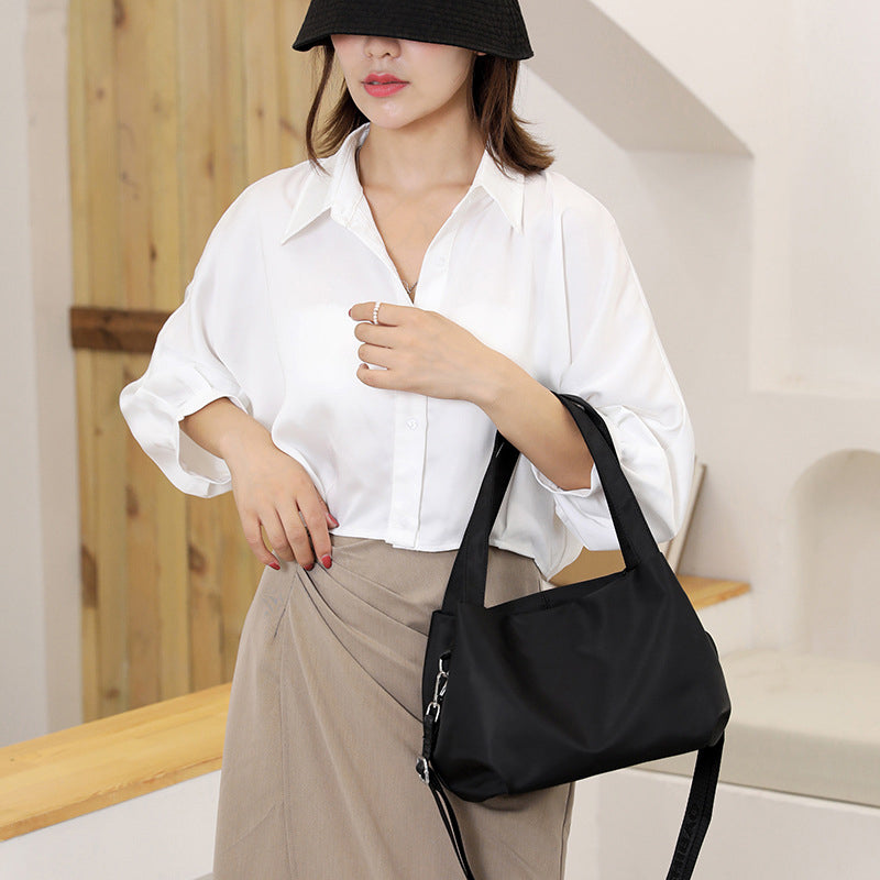 Body Light And Versatile Casual Bag