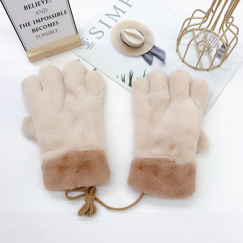 Plush bear claw gloves